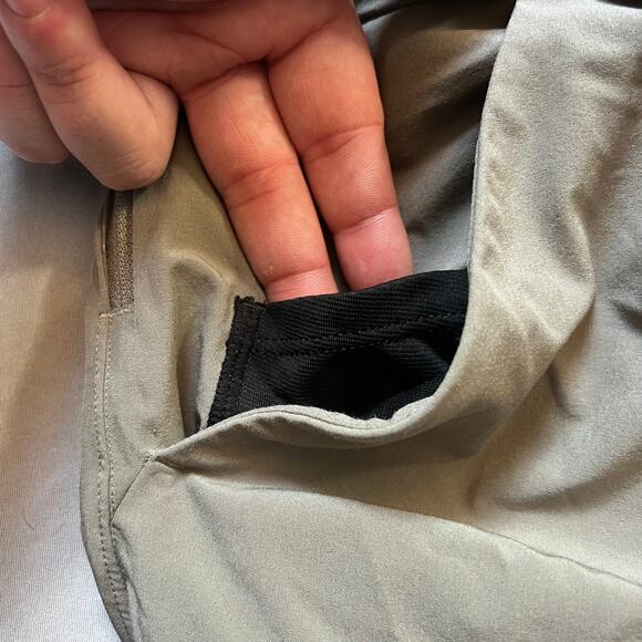 Lululemon T.H.E. Shorts Men’s Size M 9” Linerless Taupe Olive Training Shorts - Picture 6 of 8